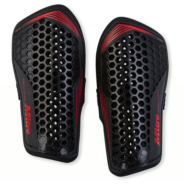 Mitre Aircell Carbon Slip Skinnebensbeskyttere — produktfoto fra GoalInn